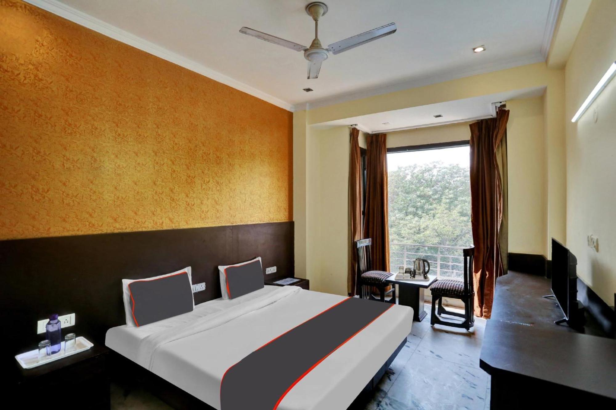 Hotel Platinum Sqs Key Гургаон Экстерьер фото