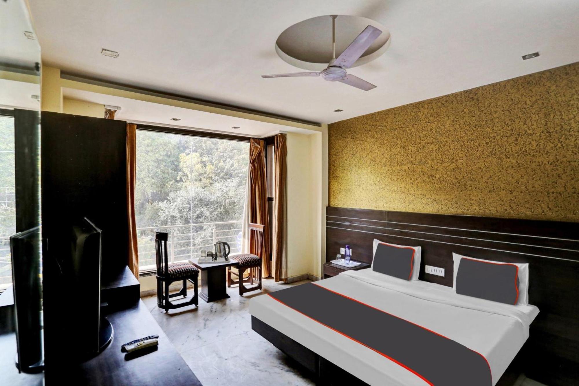 Hotel Platinum Sqs Key Гургаон Экстерьер фото