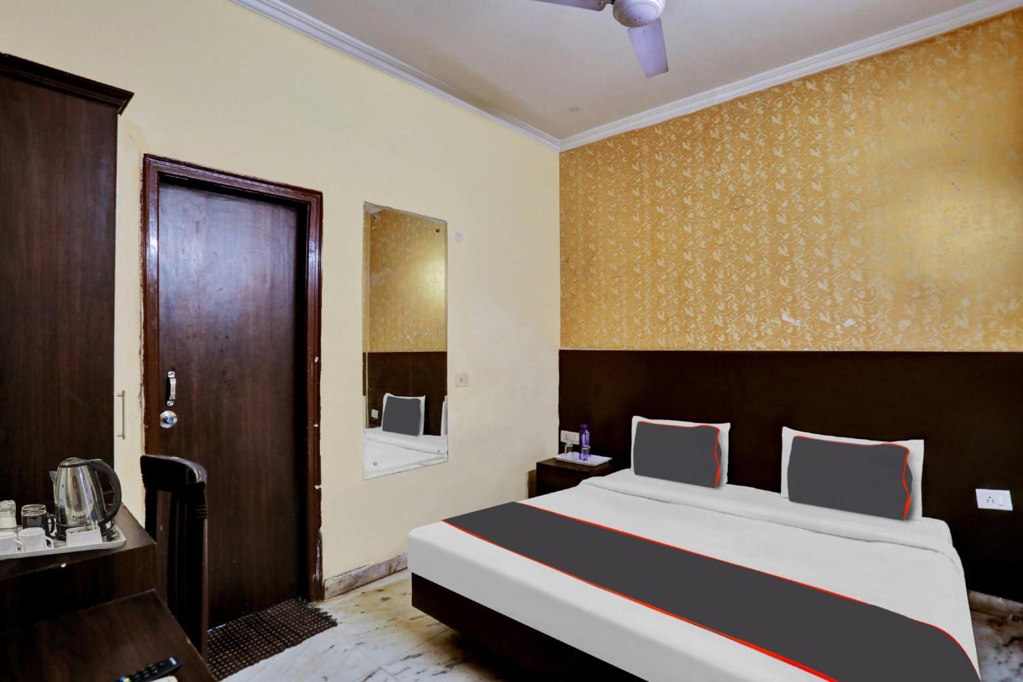 Hotel Platinum Sqs Key Гургаон Экстерьер фото