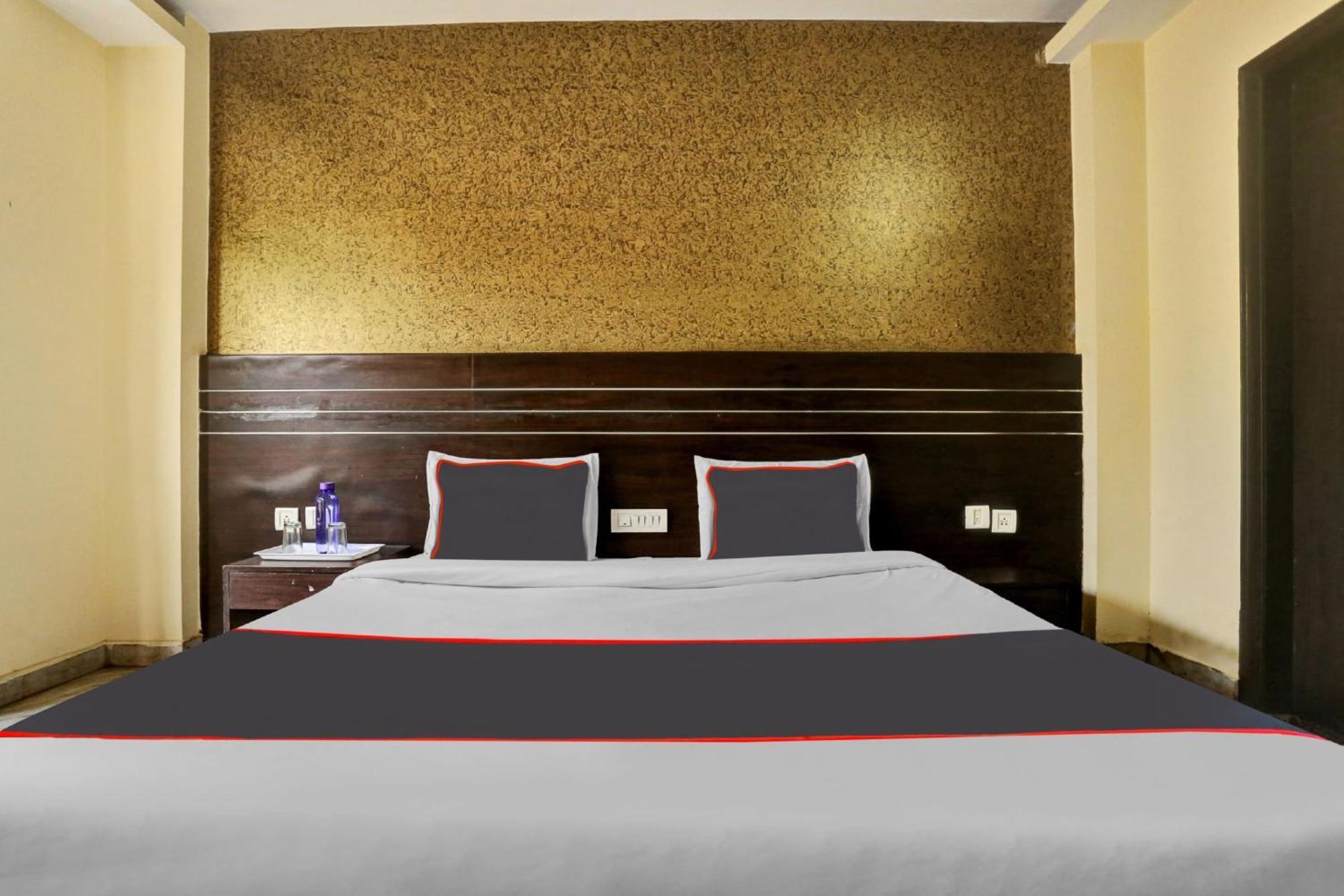 Hotel Platinum Sqs Key Гургаон Экстерьер фото